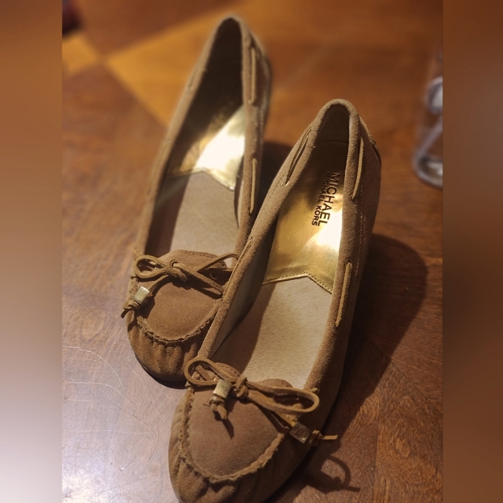 EUC Michael Michael Kors Tan Brown Suede Wedge Loafers Sz 9.5m